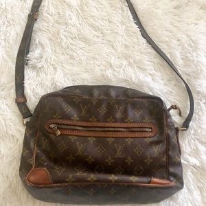 Vintage Louis Vuitton cross body bag